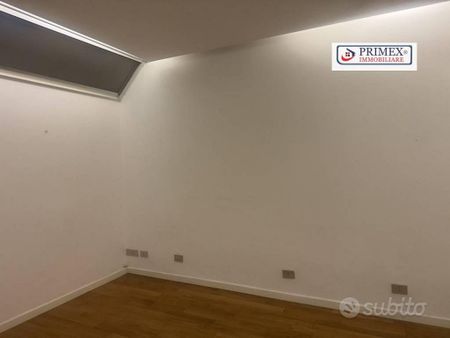 Appartamento di 105 m² con 3 locali e box auto a R - Photo 2