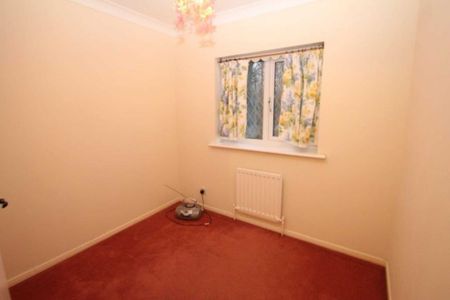 3 bed End Terrace House for rent - Photo 4