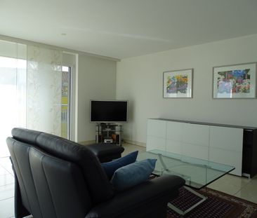 Moderne 4.5-Zimmer-Wohnung mit Balkon in Altstaetten SG - Photo 2