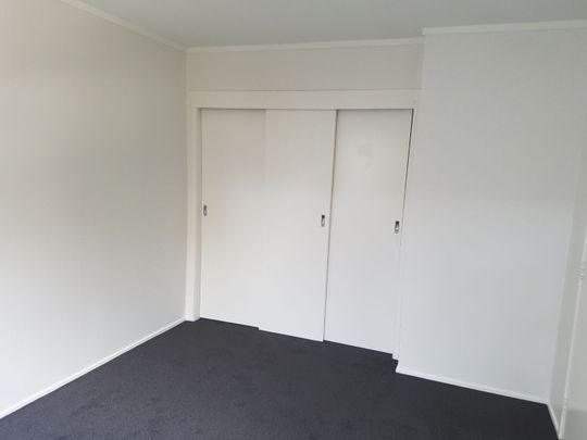 2 BEDROOM UNIT CLOSE TO DEVONPORT WHARF - Photo 1