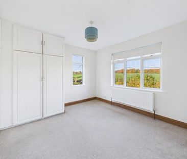4 bedroom detached house to rent - Photo 5
