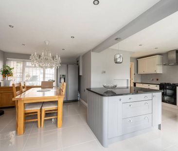 4 bedroom detached house to rent - Photo 2