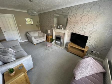 3 bedroom semi-detached house to rent - Photo 2