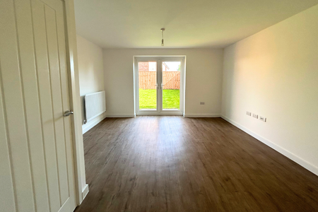 2 bedroom semi-detached house to rent - Photo 3