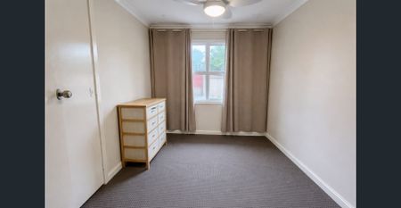 Neat & Easy-Care Home in a Convenient Location - Photo 2
