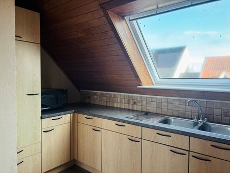 Ruim en lichtrijk dakappartement te huur in hartje Deinze - Photo 4