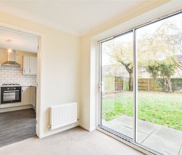 A three bedroom detached family home with an integrated garage and ... - Photo 3