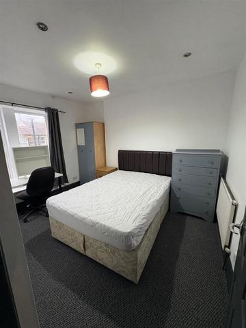 4 bedroom private hall to rent - Photo 4