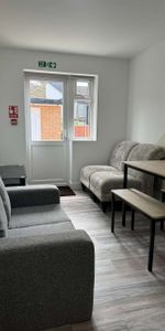 Stunning Rooms with Private En-Suites – Just 10 Minutes walk from Watford General Hospital! Room 3 - Photo 3