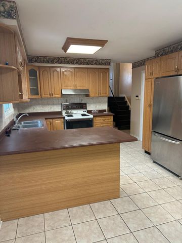 For Lease - 151 Morton Way Unit# Front unit, Brampton, Ontario - Photo 2