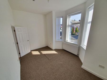 77 East Road, Longsight, Manchester, M12 - Photo 2