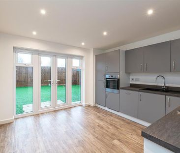 3 bedroom semi-detached house to rent - Photo 1