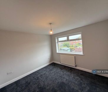 3 bedroom semi-detached house to rent - Photo 4