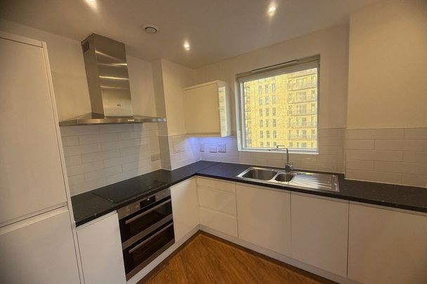 Lismore Boulevard, LONDON - Photo 1