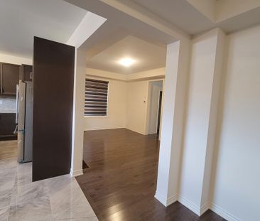 For Lease - 1271 Plymouth Drive, Oshawa, Ontario - Photo 4