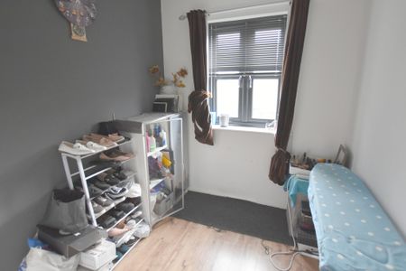 2 Bedroom Semi-Detached House - Photo 4