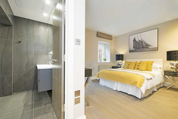 Lyndhurst Road, Hampstead NW3 - Photo 1