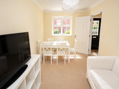 2 bedroom detached house to rent - Photo 2