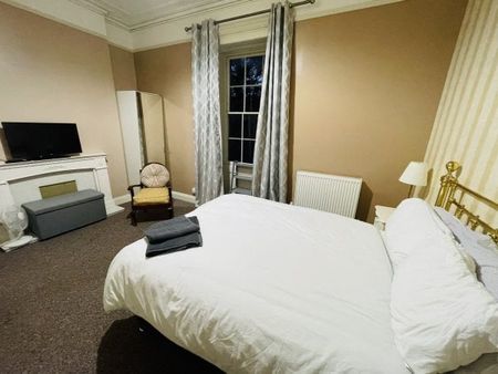 Pembroke Dock, Pembroke Dock, SA72 - Photo 2