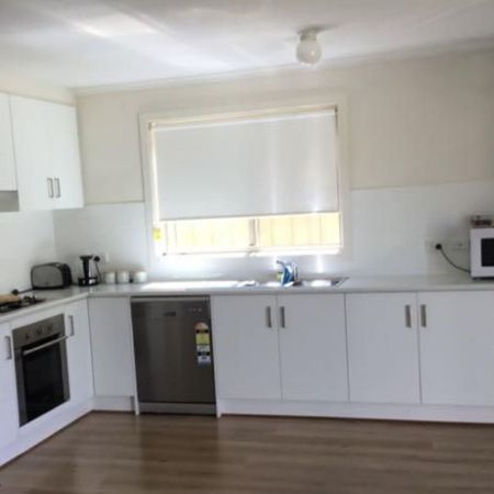 Modern 3-Bedroom Home with Ensuite – Comfort & Convenience Combined - Photo 4