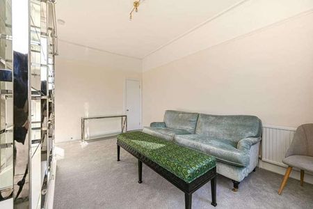 Upper Maisonette, Earls Court Road, Earls Court, SW5 - Photo 3