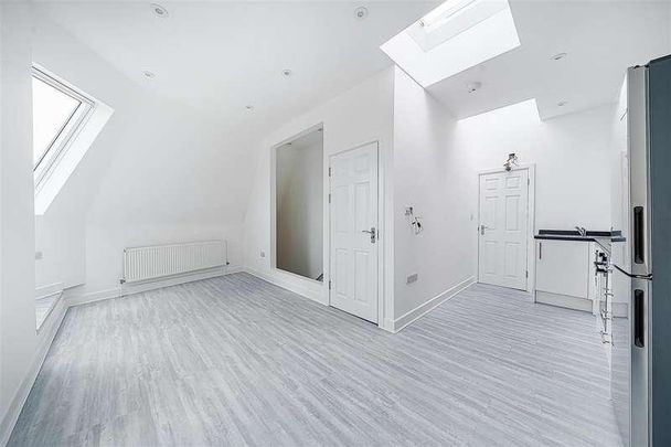 Gibbon Road, Kingston Upon Thames, KT2 - Photo 1