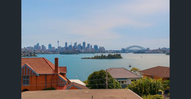 Harbour View Family Home in Vaucluse with Pool & Garden Retreat - Photo 1