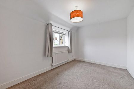 3 bedroom detached house to rent - Photo 3
