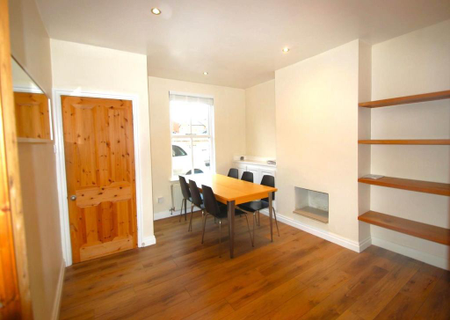 2 bedroom terraced house to rent - Photo 2