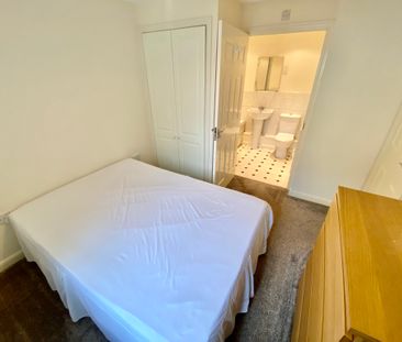 1 Bedroom - Photo 4