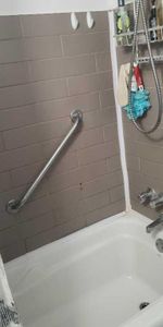 4 et de mi a louer mai ou juillet , eau chaude chauffage inclus a longueuil - Photo 3
