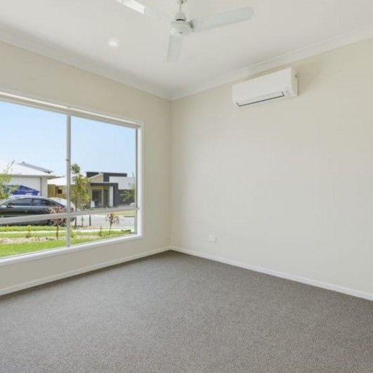 Brand New 4 Bedder Family House unbeatable LOW price $630 pw - Photo 1