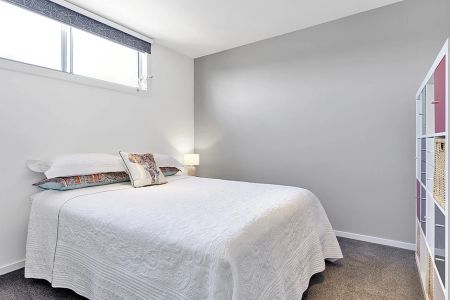 MODERN TOWNHOUSE ON THE SOUTH SIDE! - Photo 4