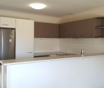 Great location townhouse in Calamvale - Photo 5