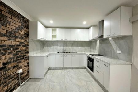 CENTRAL LOCATION - Photo 4