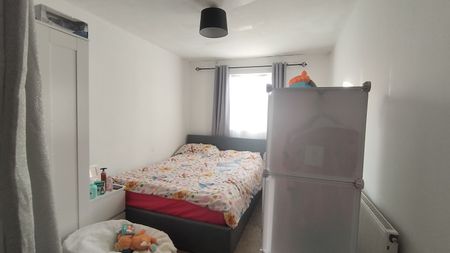 Gainsborough Road, Hayes - Photo 3