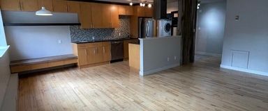 TOP FLOOR - 2 BEDROOM - AWESOME LOCATION | 8406 104 Street, Edmonton - Photo 1