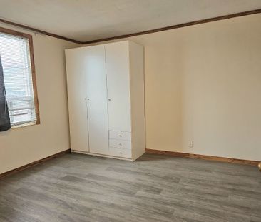 For Lease - 273 Rosslyn Avenue Unit# 2, Hamilton, Ontario - Photo 5