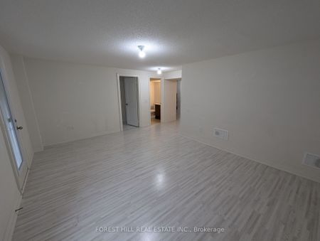 For Lease - 11 Joseph Hartman Crescent, Aurora, Ontario - Photo 4
