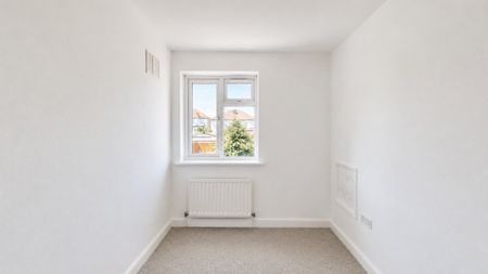 Greenford Road, UB6 - Photo 3