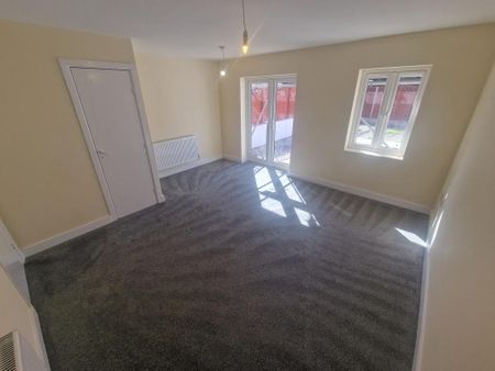 5 bedroom semi-detached house to rent - Photo 4