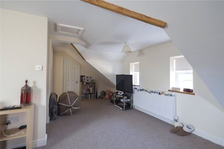 10 Highfields, Huddersfield, HD1 - Photo 4