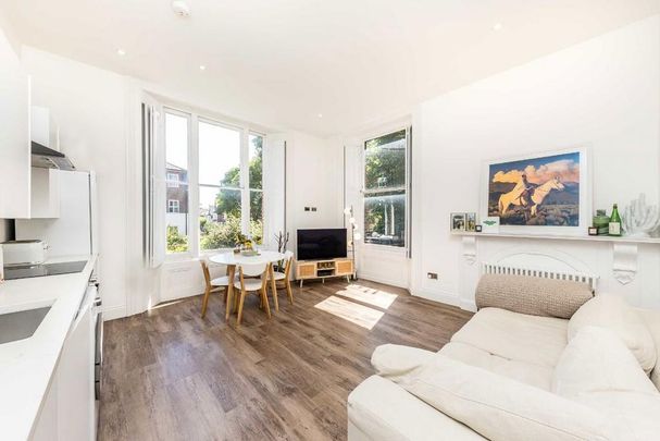 2 bedroom flat to rent - Photo 1