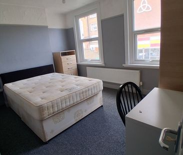 4 Bed Terraced House, Leahurst Road, SE13 - Photo 3