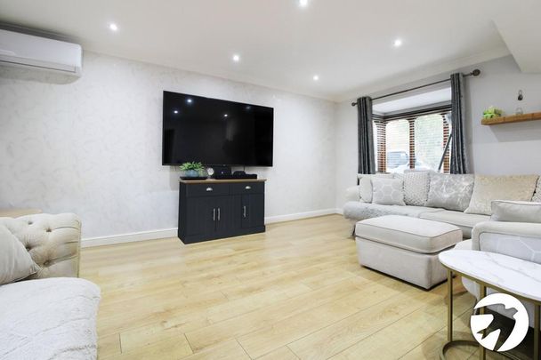 5 bedroom detached house to rent - Photo 1