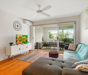 Stylish & Spacious Apartment Living Just 6km from Brisbane CBD - Photo 3