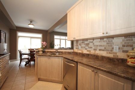 For Lease - 140 Mistywood Crescent, Vaughan, Ontario - Photo 2