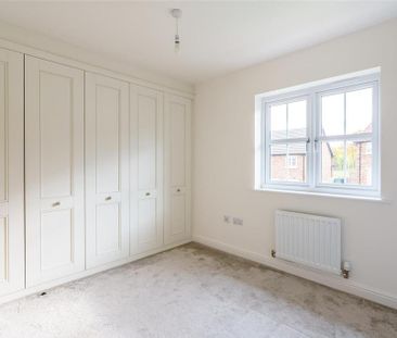 4 bedroom detached house to rent - Photo 3