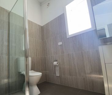 Charming Family Home in Central Dubbo - Photo 3