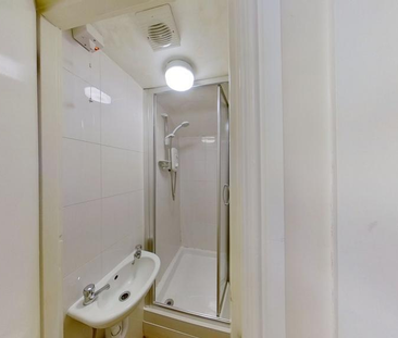 3 bedroom ground floor flat to rent - Photo 2